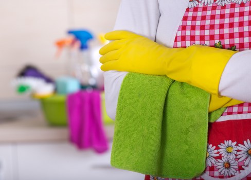 Detailed cleaning service in Ealing focusing on polished surfaces and tidy rooms